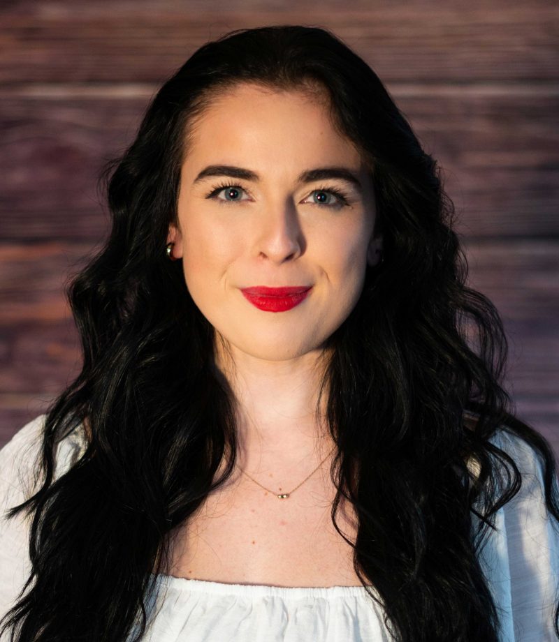 NY Times Best Selling Author Hannah Nicole Maehrer NY Times Best Selling Author Hannah Nicole Maehrer